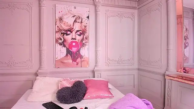 luna hot ass online show from 03/13/26, 09:09