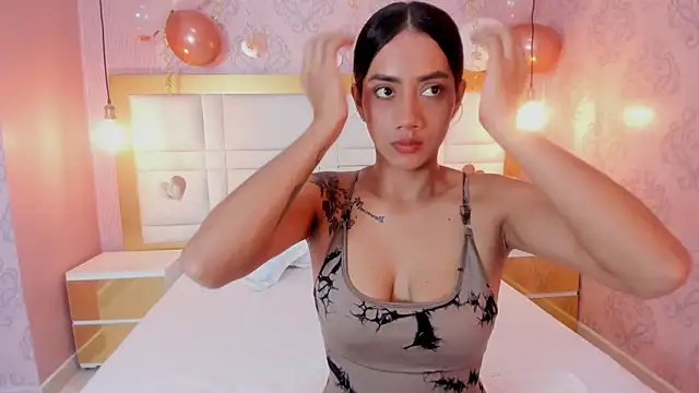 luna hot ass online show from 10/27/25, 10:44
