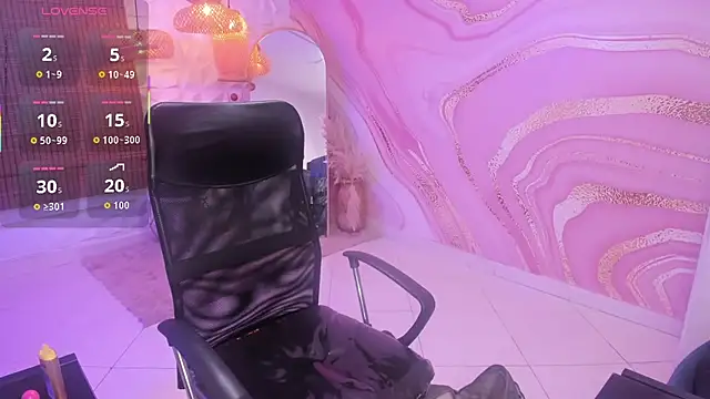 keytinthomson  online show from 10/24/25, 04:39