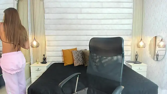 keytinthomson  online show from 02/23/26, 07:14