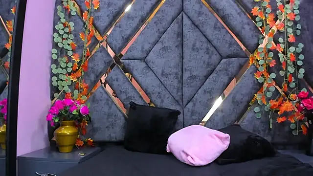 Emy Latin online show from 10/31/25, 05:09