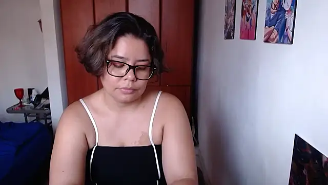 Snapshot of saenz_eymi chatting on 10/24/25, 09:36 saenz eymi online show from 10/24/25, 09:36