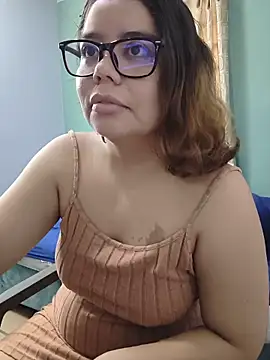 Snapshot of saenz_eymi chatting on 06/07/26, 06:13 saenz eymi online show from 06/07/26, 06:13