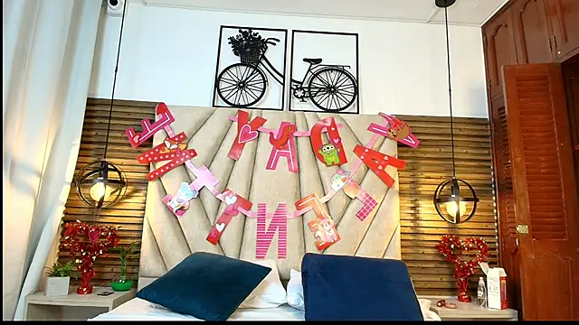 Cinthiabaker online show from 09/19/25, 11:36