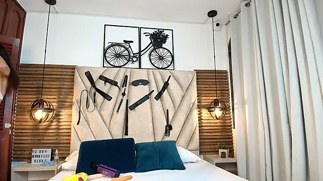 Cinthiabaker online show from 11/25/25, 11:43