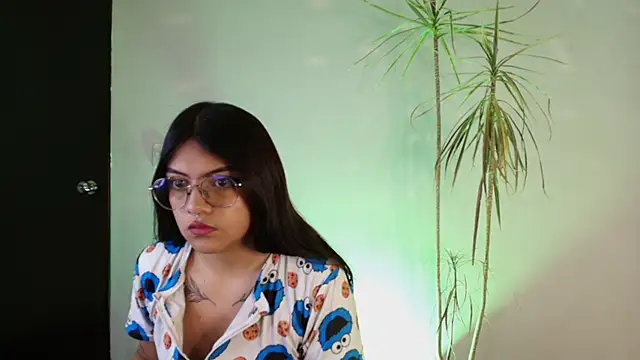 Snapshot of Lilith_and_Khloe chatting on 09/16/25, 11:22 Lilith and Khloe online show from 09/16/25, 11:22