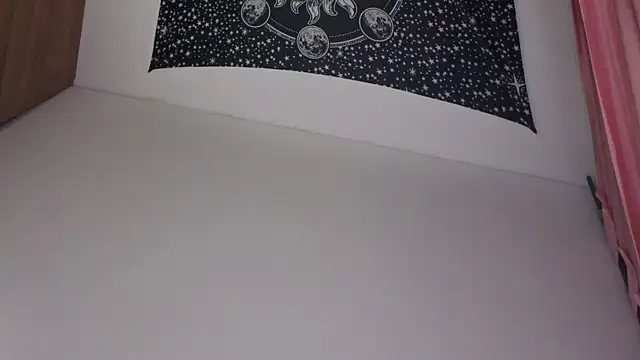 lilyx  online show from 04/19/26, 04:57