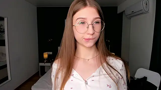 Snapshot of EditaBand chatting on 02/24/26, 07:15 EditaBand online show from 02/24/26, 07:15