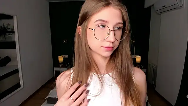 Snapshot of EditaBand chatting on 02/21/26, 07:05 EditaBand online show from 02/21/26, 07:05