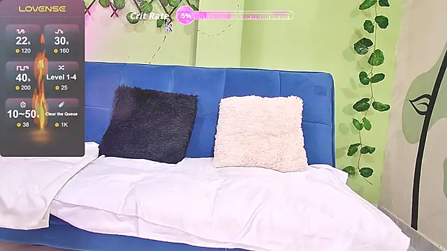 Karen Ariass online show from 12/18/25, 01:37