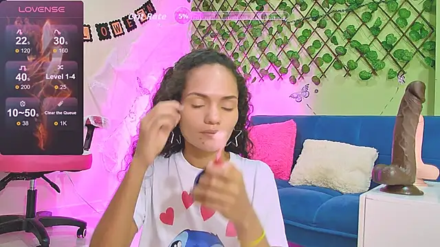 Karen Ariass online show from 10/22/25, 01:54