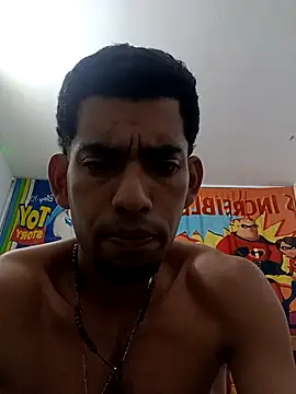 Snapshot of Negritohot2828 chatting on 10/17/25, 03:21 Negritohot2828 online show from 10/17/25, 03:21