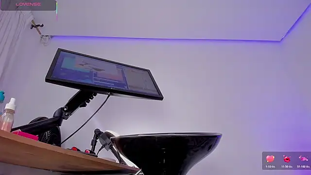 eva rain  online show from 03/04/26, 10:06