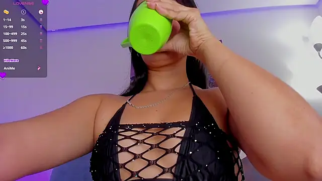 eva rain  online show from 10/27/25, 05:19