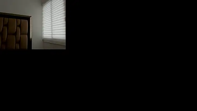 Snapshot of Enzo_issis chatting on 10/15/25, 06:05 Enzo issis online show from 10/15/25, 06:05