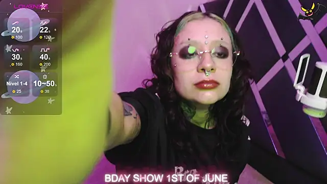 Snapshot of vainilla_doll chatting on 05/23/26, 01:37 vainilla doll online show from 05/23/26, 01:37