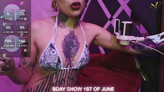 Snapshot of vainilla_doll chatting on 05/27/26, 01:57 vainilla doll online show from 05/27/26, 01:57