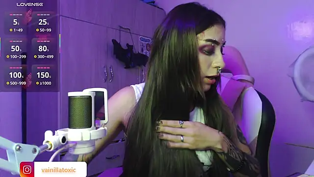 vainilla doll online show from 12/02/25, 11:28