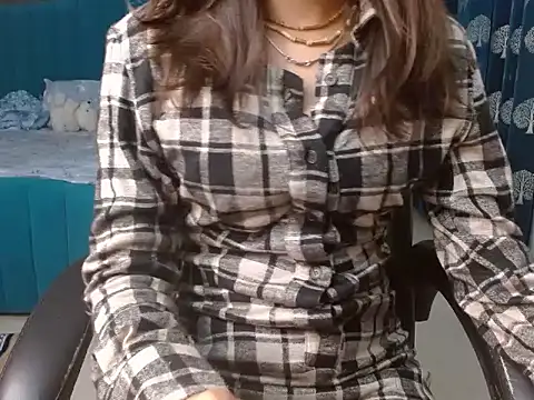 Urlove lily online show from 10/24/25, 03:00