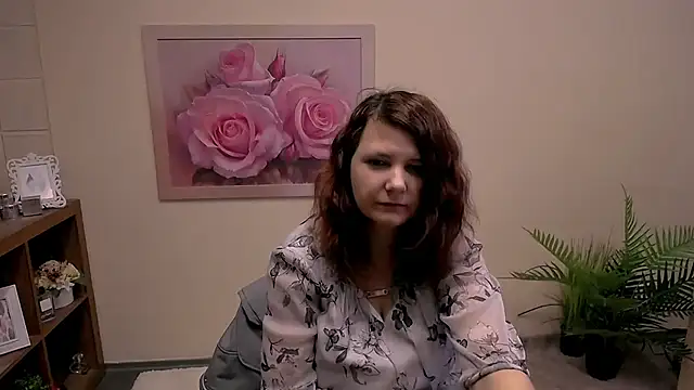 Snapshot of TwoBigSuns chatting on 04/14/26, 07:57 TwoBigSuns online show from 04/14/26, 07:57