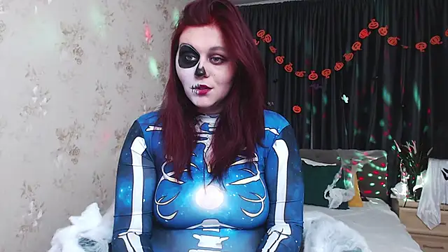 Alisawoods  online show from 10/31/25, 07:43