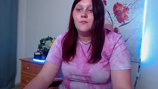 Snapshot of Alisawoods_ chatting on 06/07/26, 12:43 Alisawoods online show from 06/07/26, 12:43