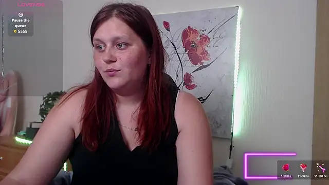 Snapshot of Alisawoods_ chatting on 07/14/26, 12:22 Alisawoods online show from 07/14/26, 12:22
