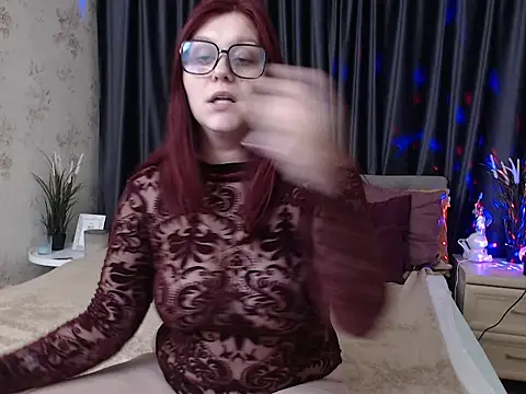 Alisawoods  online show from 11/05/25, 06:44