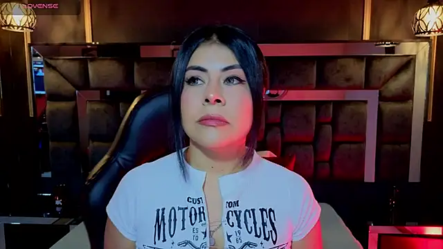 Aniajoness  online show from 11/06/25, 03:43