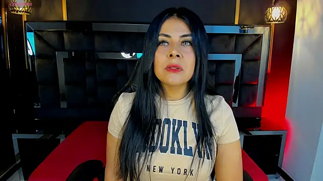 Aniajoness  online show from 04/18/26, 04:15