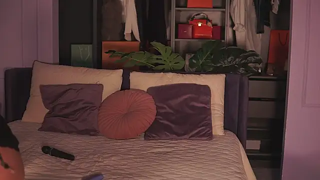 Monique Celeste online show from 04/18/26, 04:26