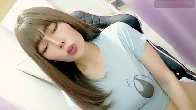 tgirljennie 69 online show from 02/03/26, 04:32