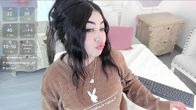 Snapshot of MeganStar__ chatting on 10/28/25, 11:53 MeganStar online show from 10/28/25, 11:53