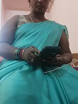 Snapshot of telugu_Geetha30 chatting on 11/27/25, 11:32 telugu Geetha30 online show from 11/27/25, 11:32