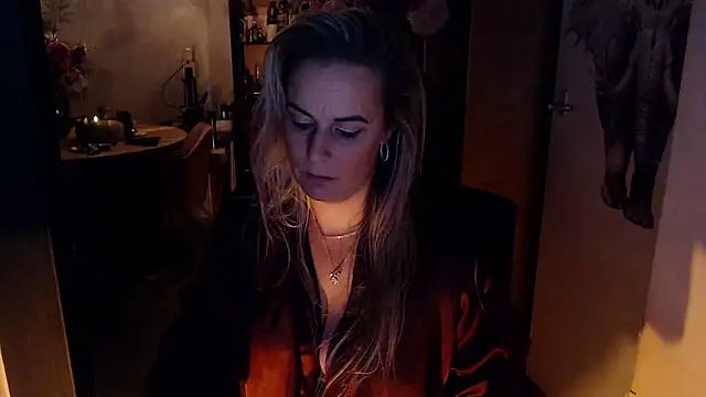 Mrs-Aurora online show from 01/15/26, 12:36