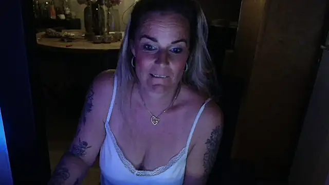 Mrs-Aurora online show from 04/29/26, 01:10