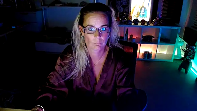 Mrs-Aurora online show from 10/06/25, 09:48