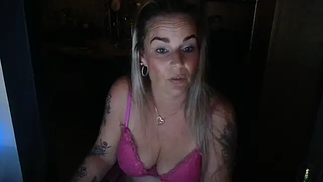Mrs-Aurora online show from 05/09/26, 12:03