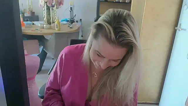 Mrs-Aurora online show from 02/25/26, 12:27