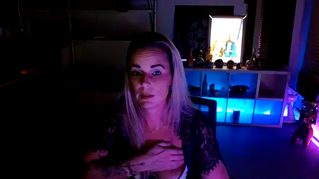 Mrs-Aurora online show from 10/08/25, 08:42