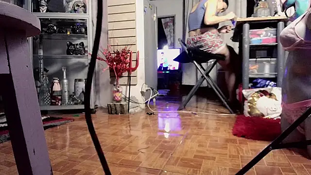 xinamora online show from 10/27/25, 04:02