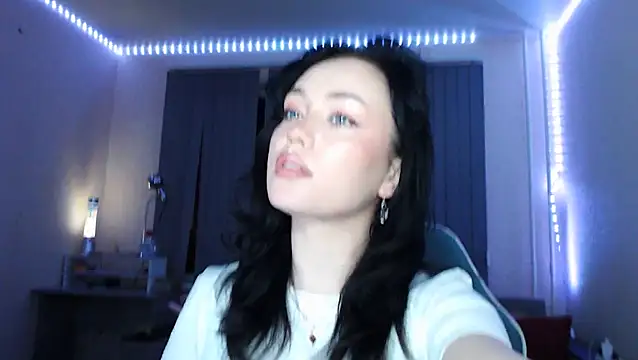 Snapshot of cutefrendlyuser chatting on 04/13/26, 06:45 cutefrendlyuser online show from 04/13/26, 06:45