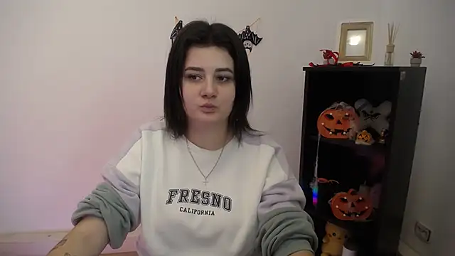 Katrin kiss  online show from 11/06/25, 01:48