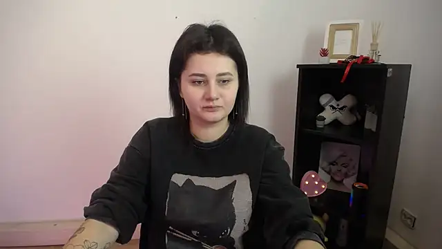 Katrin kiss  online show from 11/16/25, 01:27