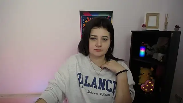 Katrin kiss  online show from 10/19/25, 10:40