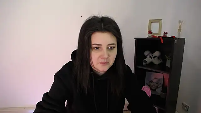 Katrin kiss  online show from 02/01/26, 12:36