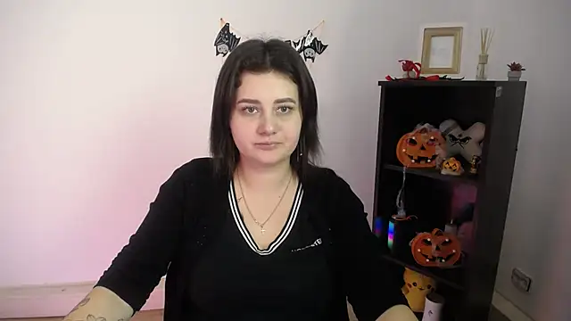 Katrin kiss  online show from 11/11/25, 01:28