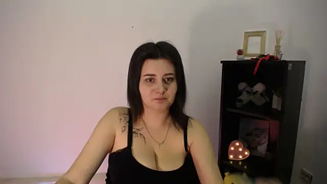 Katrin kiss  online show from 12/04/25, 02:27