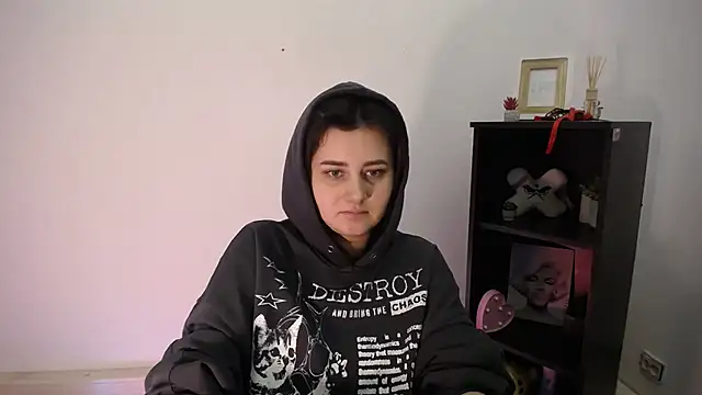 Katrin kiss  online show from 12/14/25, 02:33