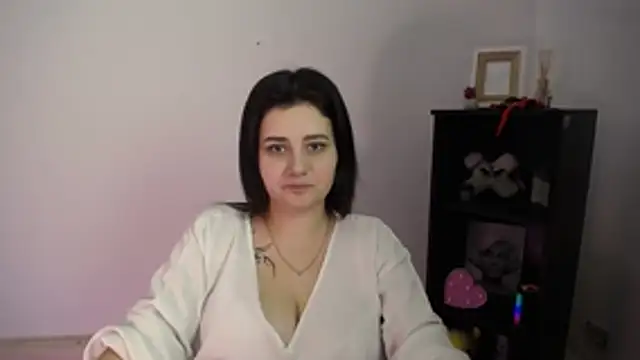 Katrin kiss  online show from 11/26/25, 12:27